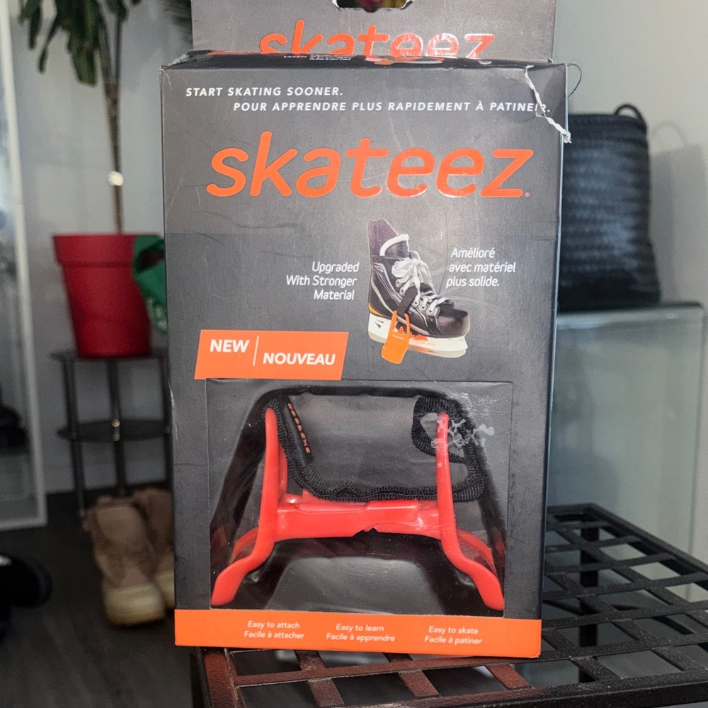 Skateez Red Skate Trainer